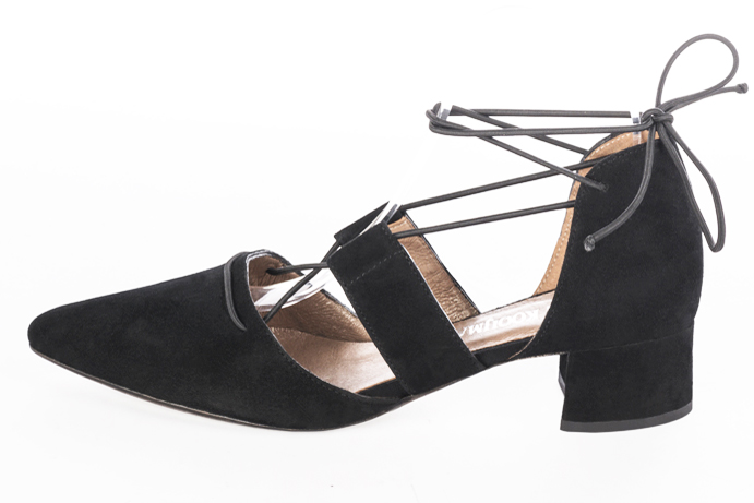 Matt black women's open side shoes, with lace straps. Tapered toe. Low flare heels. Profile view - Florence KOOIJMAN